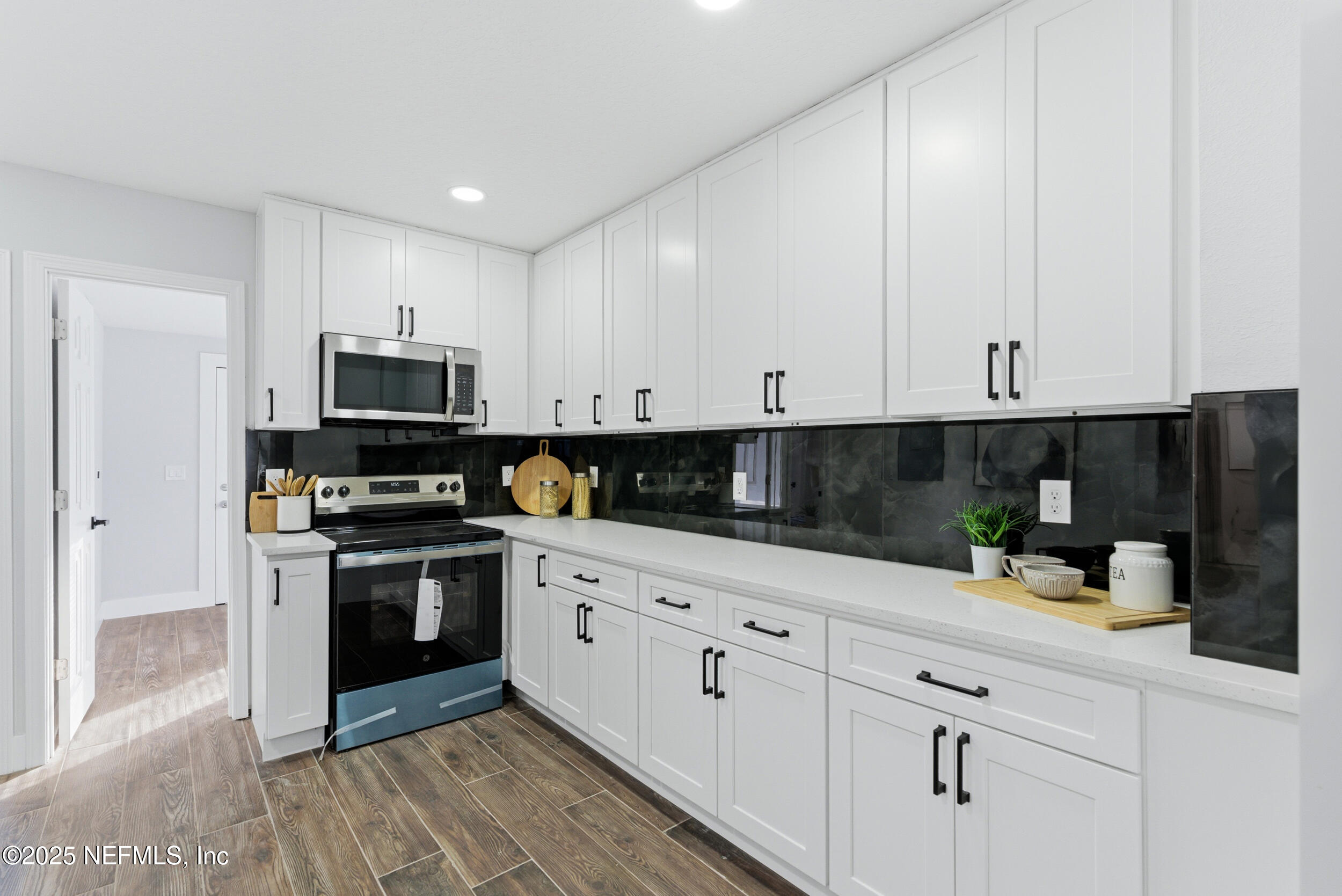 140 East 45th Street Jacksonville, FL 32208 - Photo 13 of 31 16_homeprimemedia-16