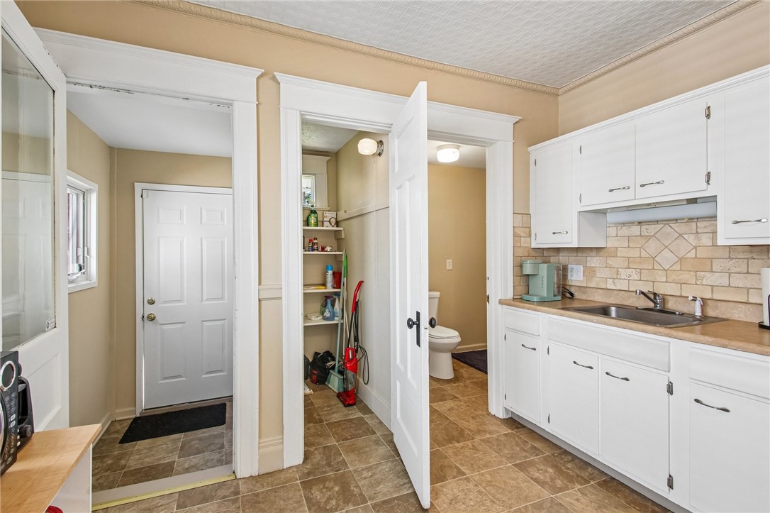 245 Springfield Avenue Rochester, NY 14609 - Photo 15 of 34