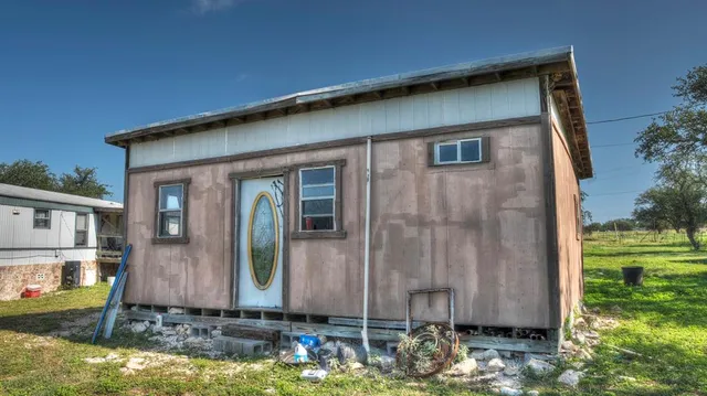 $299,000 | 14832 Highway 41, Rocksprings, TX 78880