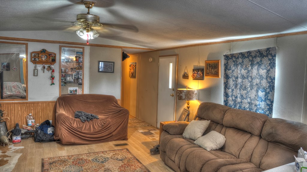 14832 Highway 41 Rocksprings, TX 78880 - Photo 4 of 21