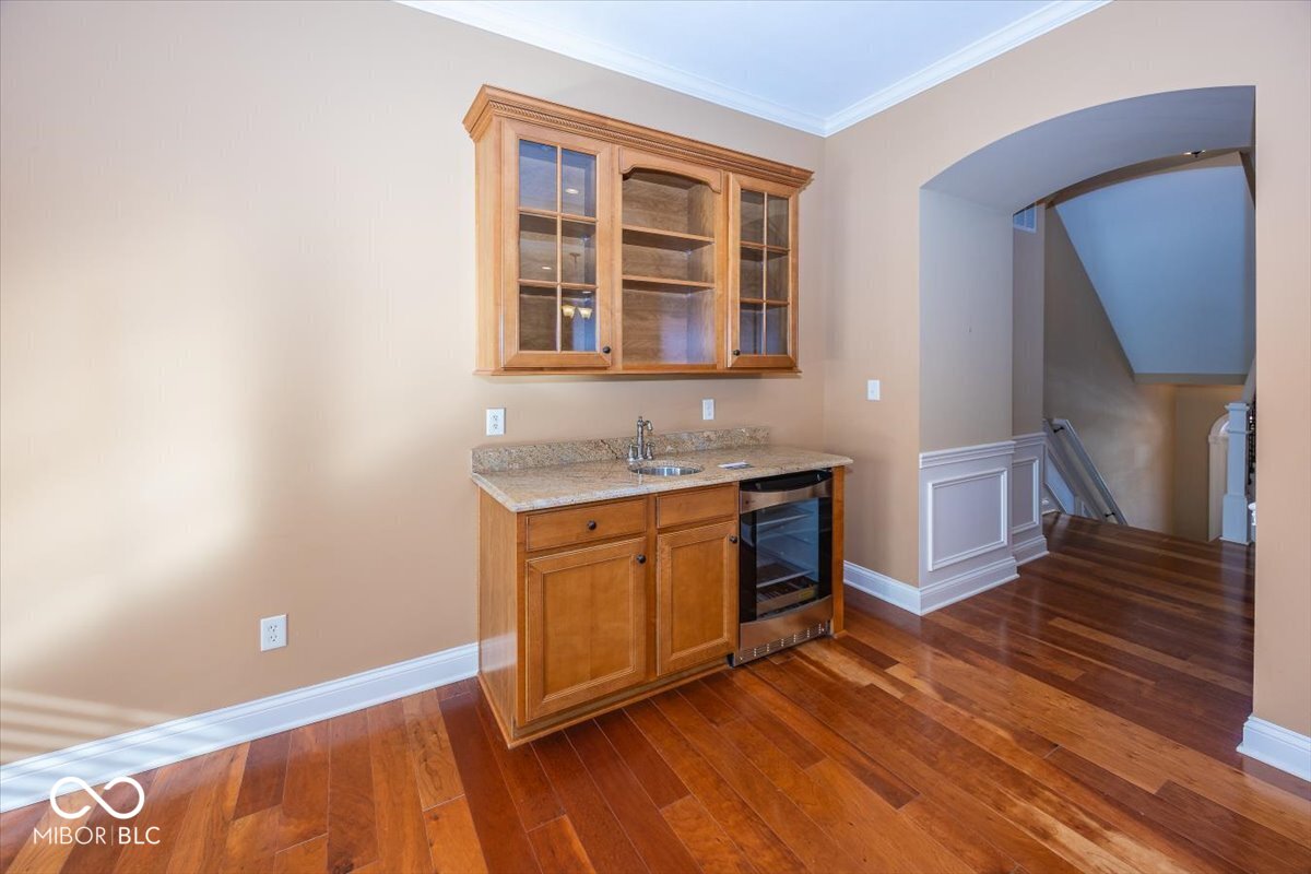 2487 Glebe Street Carmel, IN 46032 - Photo 11 of 31