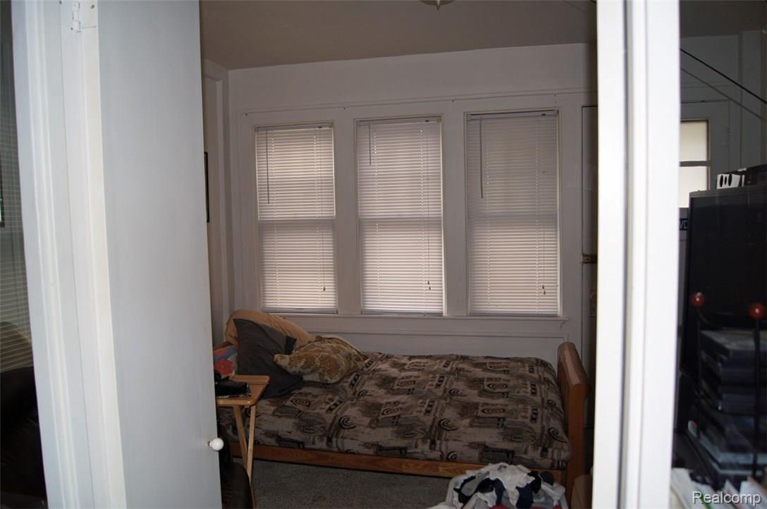 425 West 3rd Street Rochester, MI 48307 - Photo 18 of 26 Downstairs Bedroom 2 sunroom.jpg