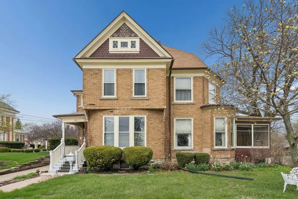 $360,000 | 1436 Clay Street, Davenport, IA 52804