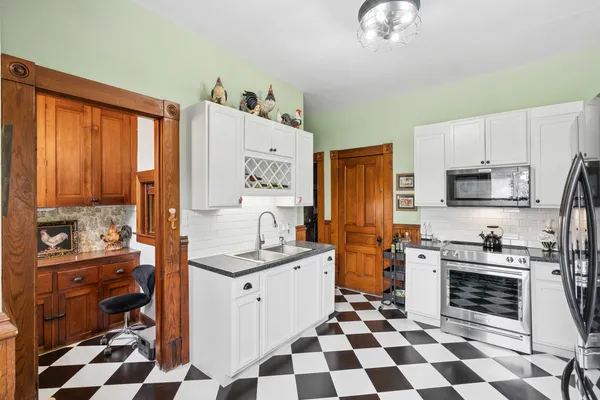 $360,000 | 1436 Clay Street, Davenport, IA 52804