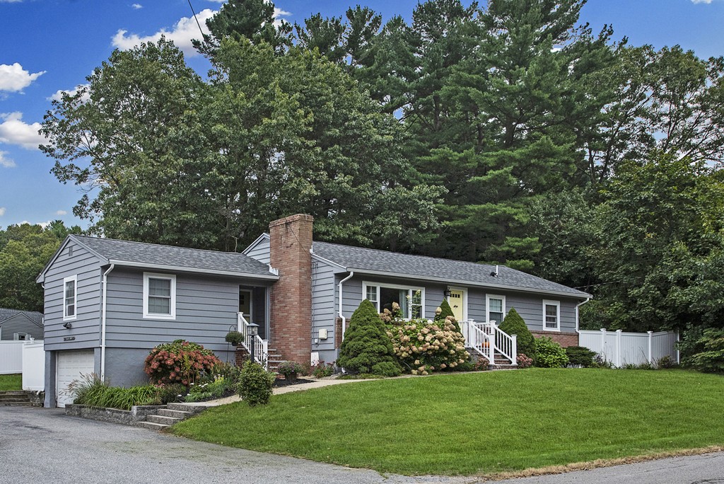 4 Williams Road North Reading, MA 01864 - Photo 1 of 27 Gallery Image 1