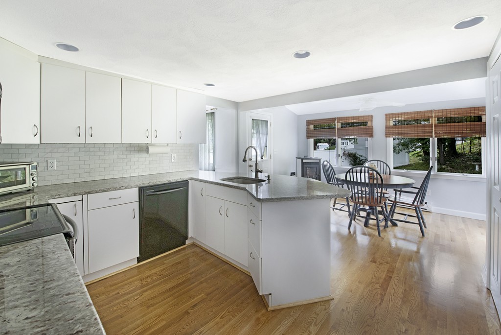 4 Williams Road North Reading, MA 01864 - Photo 12 of 27 Gallery Image 12