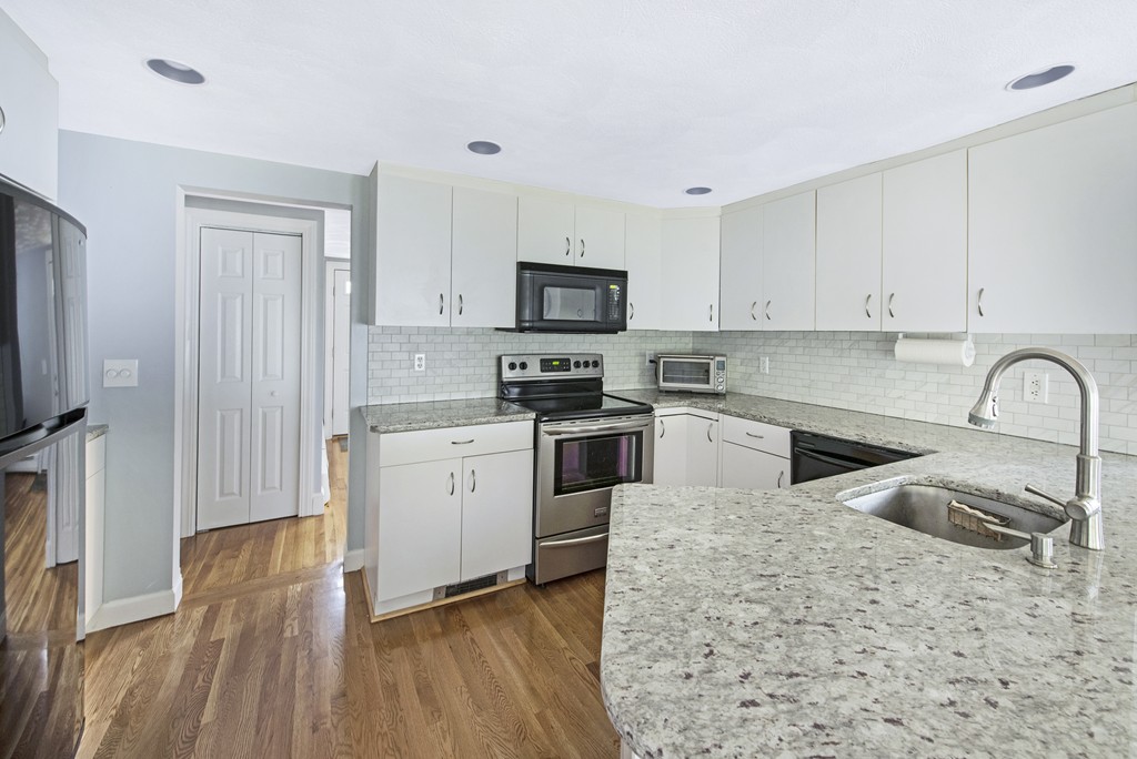4 Williams Road North Reading, MA 01864 - Photo 14 of 27 Gallery Image 14