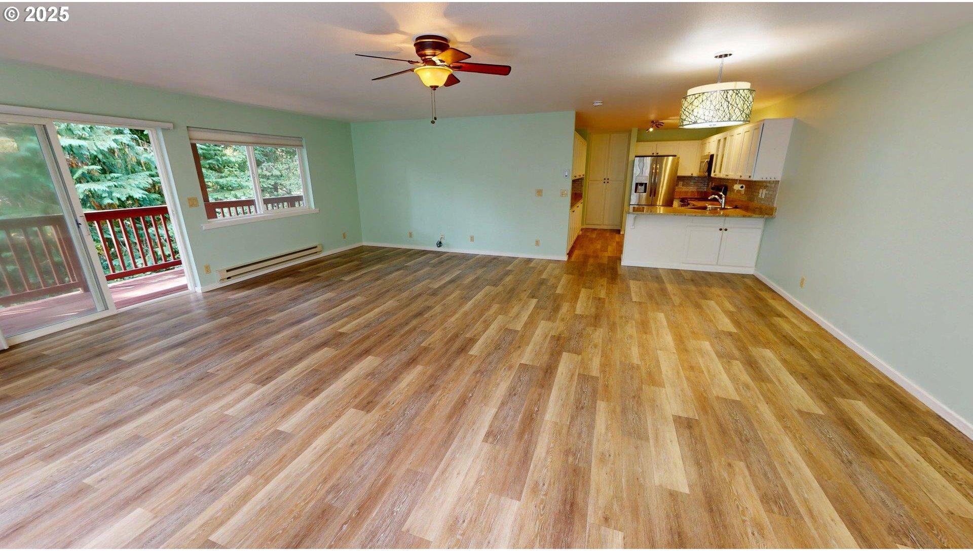 1455 Seacrest Lane, Unit 1A Brookings, OR 97415 - Photo 9 of 32 Living Room/Dining Room