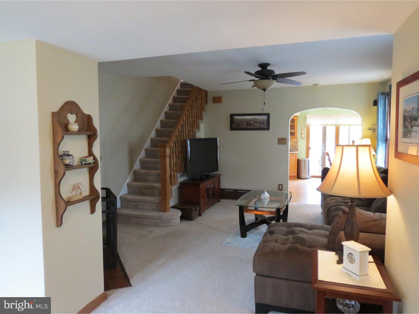 4032 Vernon Road Drexel Hill, PA 19026 - Photo 6 of 25 Living Room