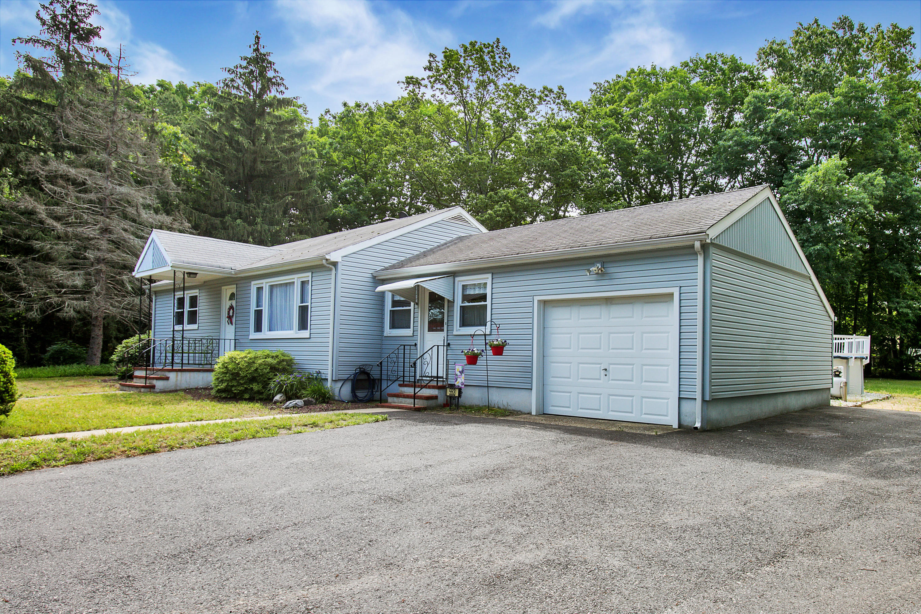 553 Aldrich Road Howell, NJ 07731 - Photo 1 of 27 553 Aldrich Rd Howell NJ 07731-print-019