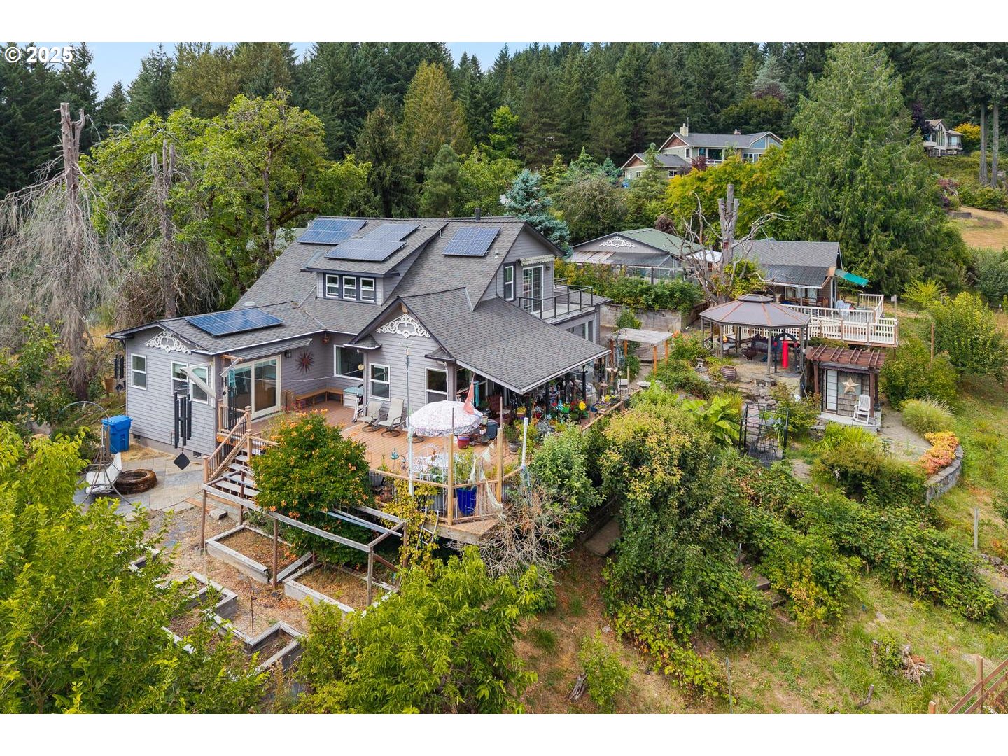 8970 Southeast Kingswood Way Damascus, OR 97089 - Photo 36 of 42 a aerial view of a house