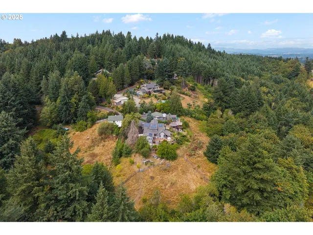 $799,900 | 8970 Southeast Kingswood Way, Damascus, OR 97089