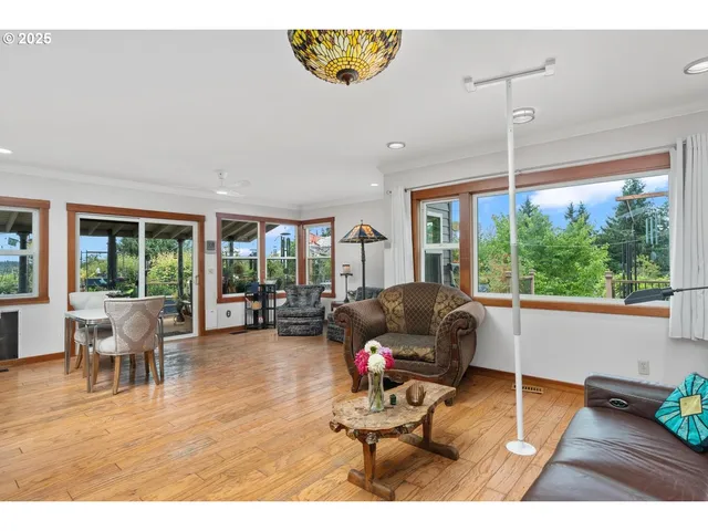 $799,900 | 8970 Southeast Kingswood Way, Damascus, OR 97089