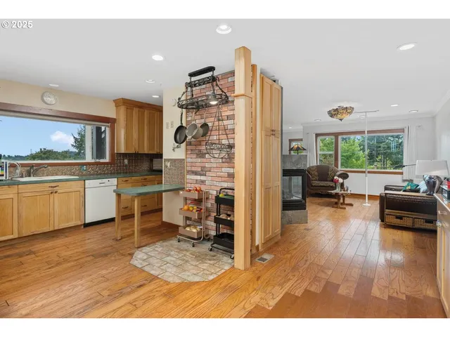 $799,900 | 8970 Southeast Kingswood Way, Damascus, OR 97089