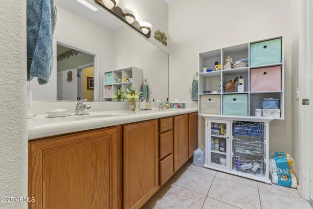 a view of a house with backyard and porch