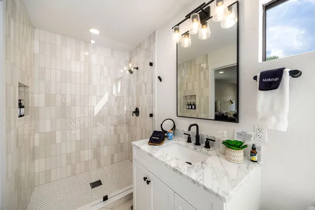 $1,275,000 | 2701 Friar Tuck Lane, Austin, TX 78704