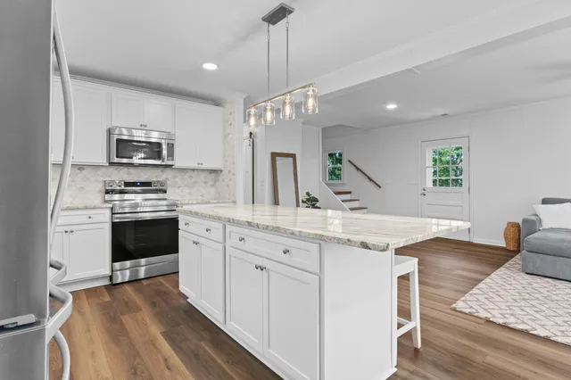 $775,000 | 7299 Commodore Road, Hollywood, SC 29449