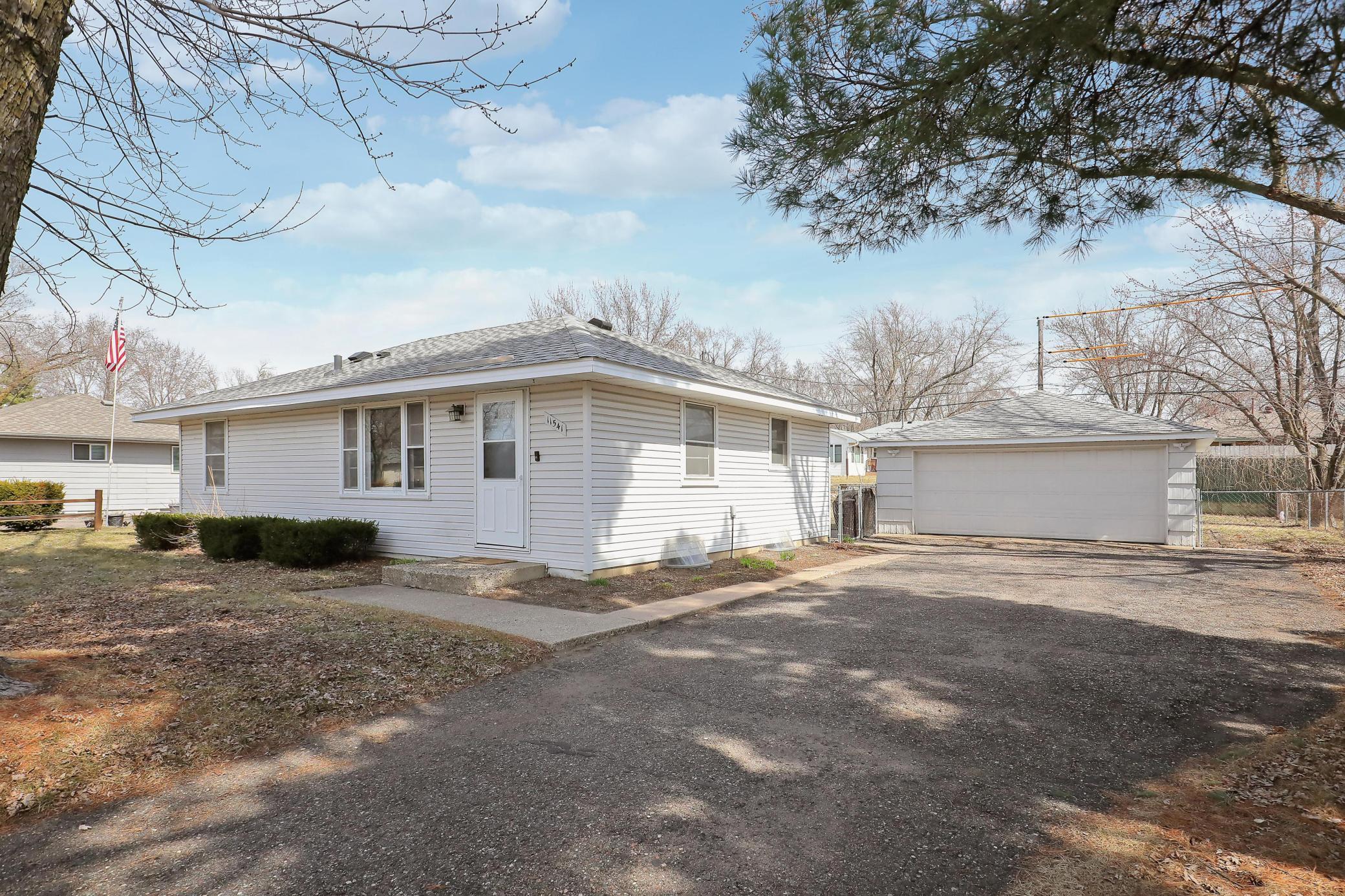 11541 Juniper Street Northwest Coon Rapids, MN 55448 - Photo 1 of 38