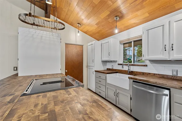 $799,500 | 12509 Patricia Lane, Burlington, WA 98233