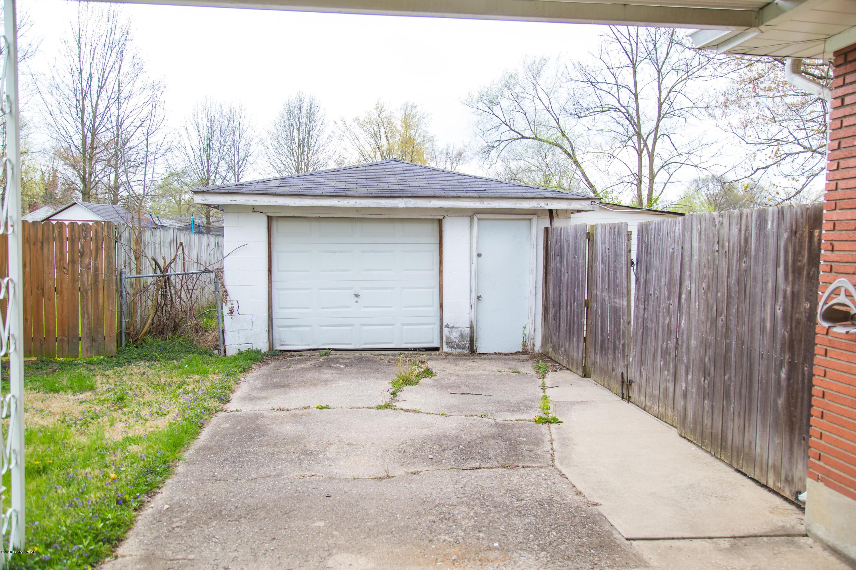 8200 Kerry Road Louisville, KY 40258 - Photo 6 of 31 8200_Kerry-6
