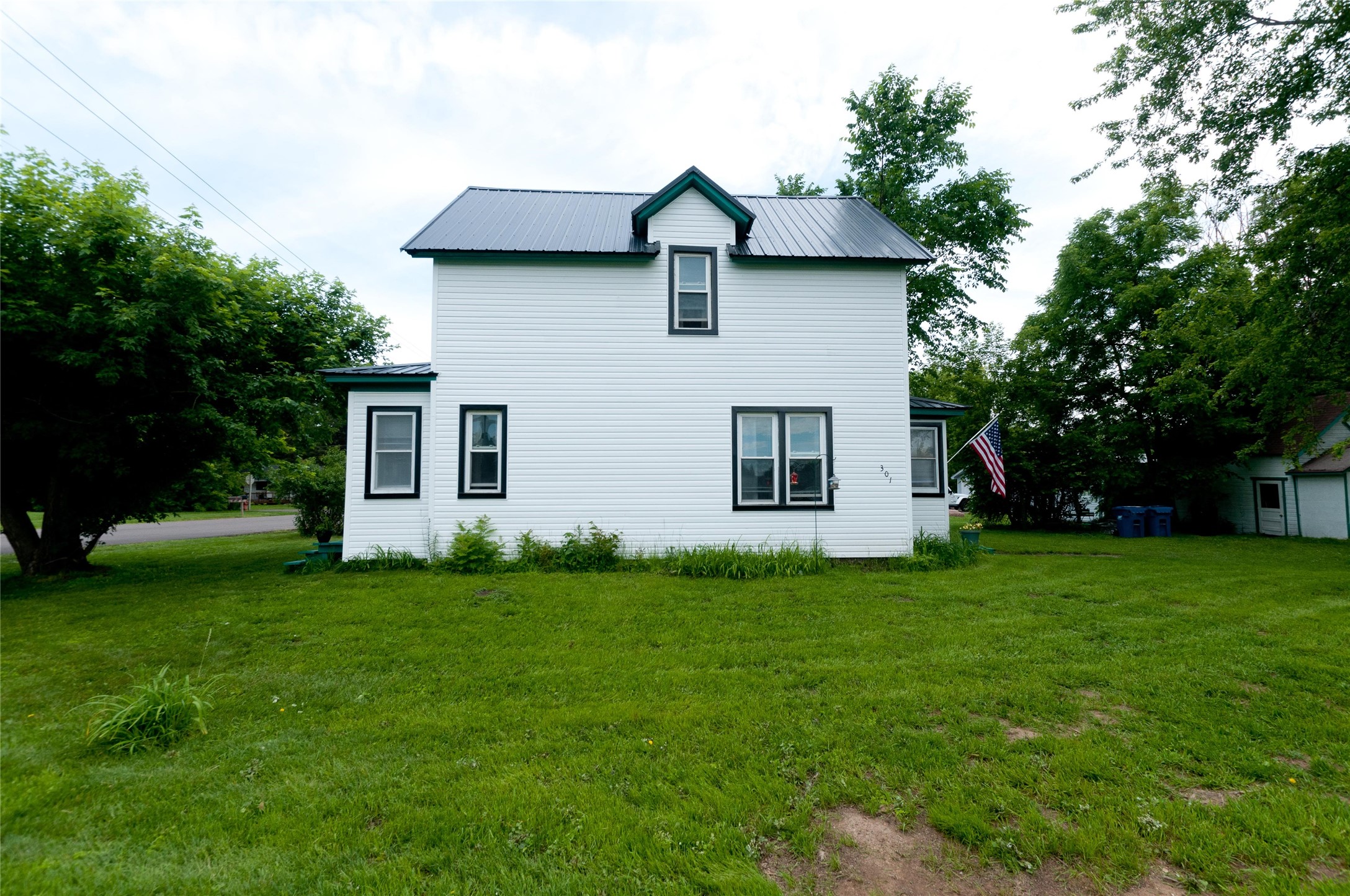 301 10th Street Cameron, WI 54822 - Photo 6 of 34 Gallery Image 6