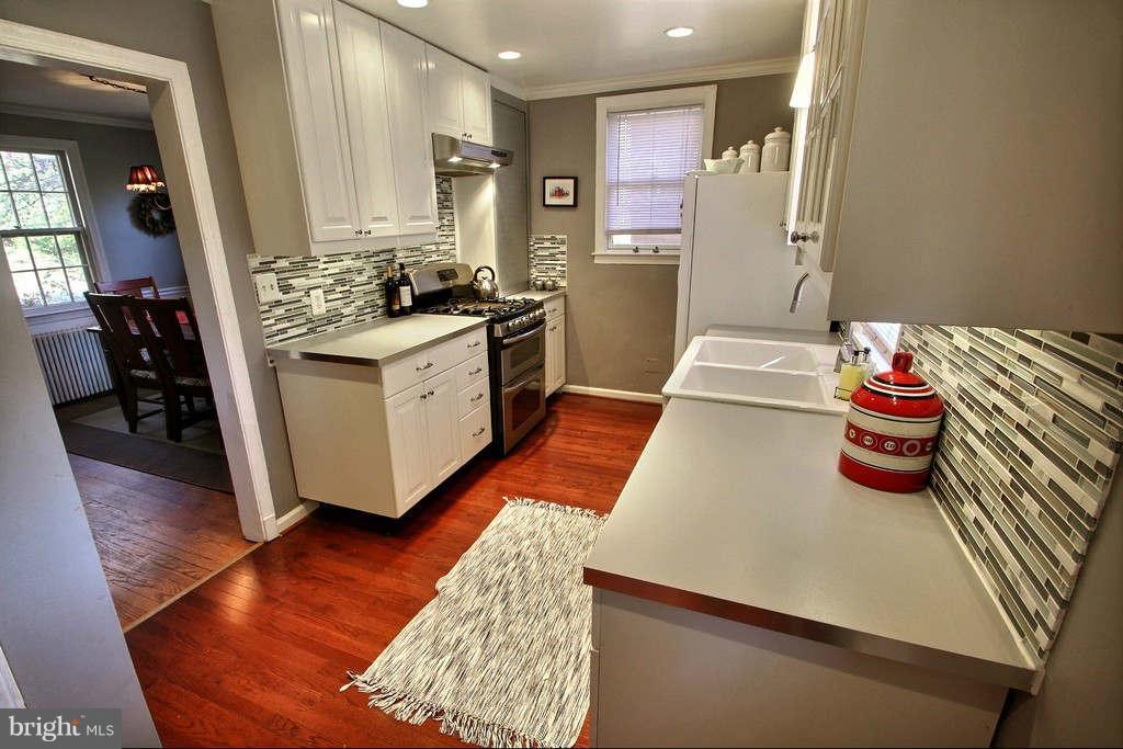 6711 Queens Chapel Road University Park, MD 20782 - Photo 17 of 30 Kitchen 3