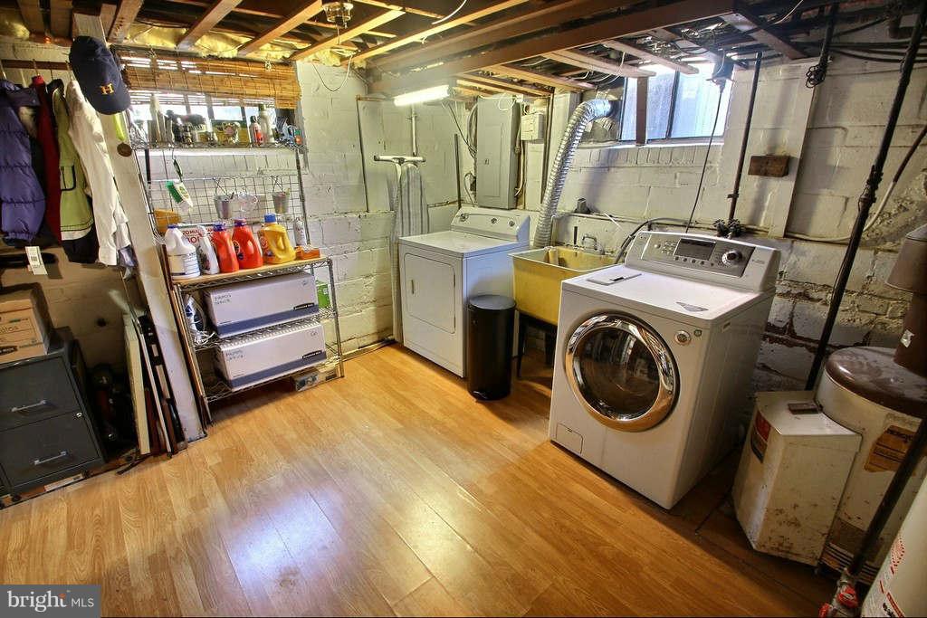 6711 Queens Chapel Road University Park, MD 20782 - Photo 22 of 30 Laundry