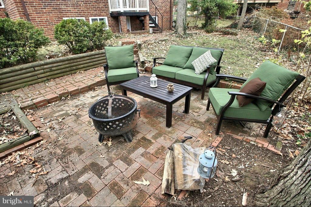 6711 Queens Chapel Road University Park, MD 20782 - Photo 5 of 30 Patio