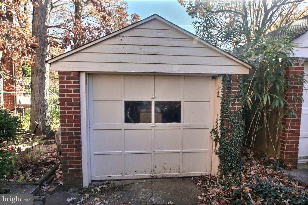 6711 Queens Chapel Road University Park, MD 20782 - Photo 6 of 30 Garage