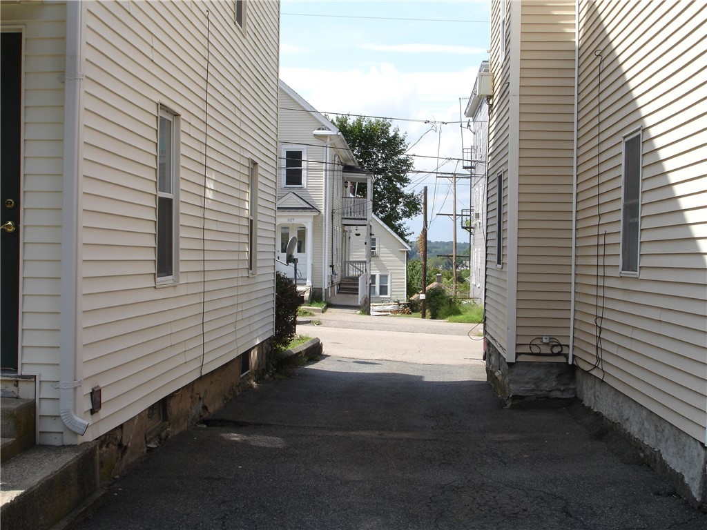332 Grove Street Woonsocket, RI 02895 - Photo 3 of 28