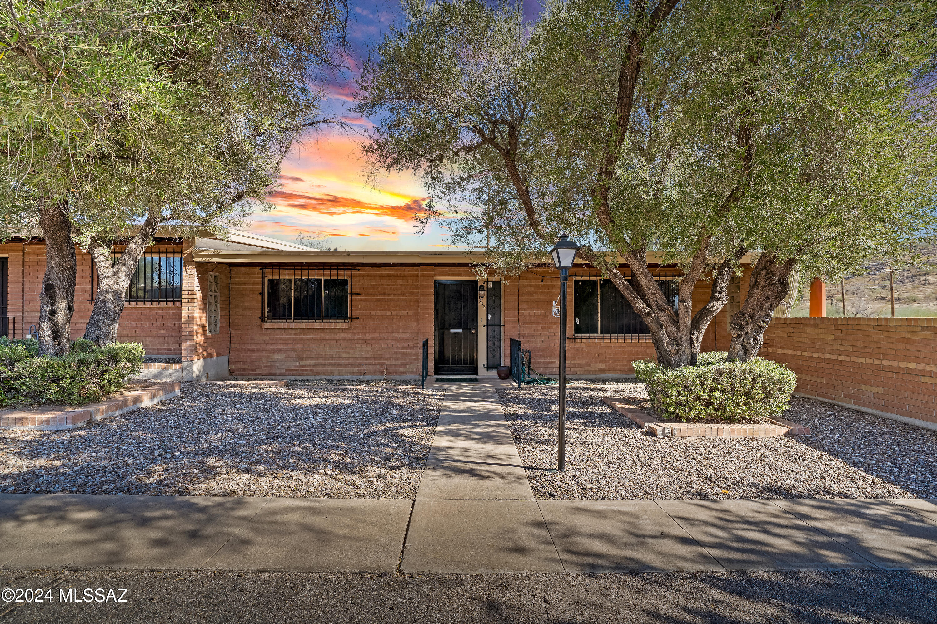 1902 West Anklam Road Tucson, AZ 85745 - Photo 1 of 17 Gallery Image 1