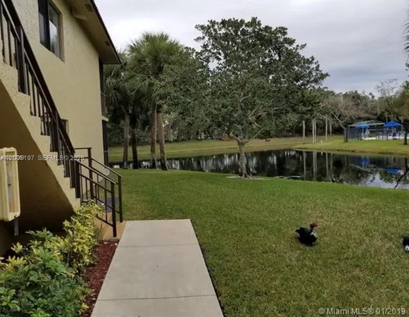 $2,425 | 309 Lakeview Drive, Unit 204, Weston, FL 33326