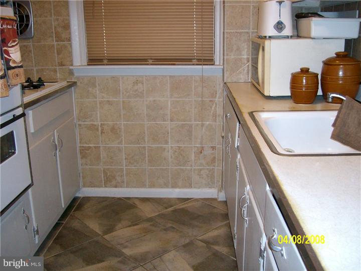 7440 Brockton Road Philadelphia, PA 19151 - Photo 11 of 23 Kitchen