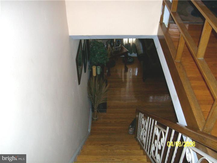 7440 Brockton Road Philadelphia, PA 19151 - Photo 15 of 23 Hallway