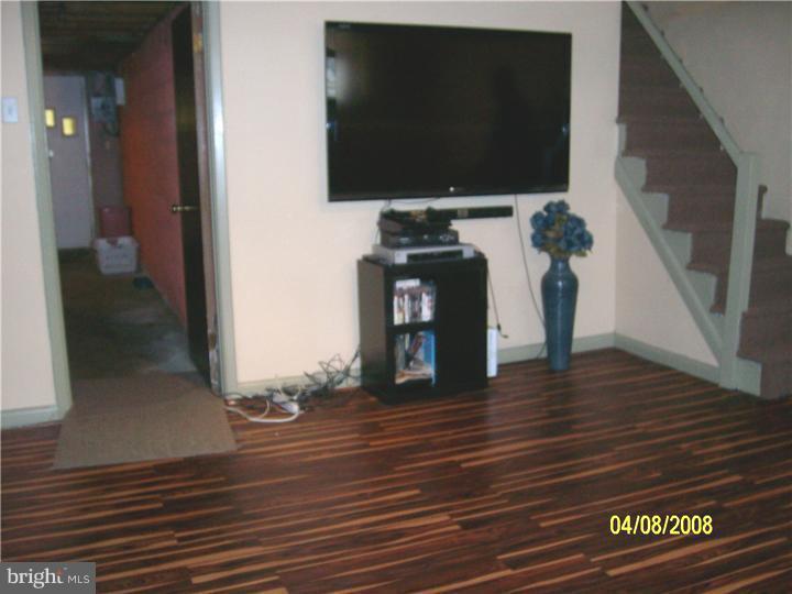 7440 Brockton Road Philadelphia, PA 19151 - Photo 19 of 23 Family Room