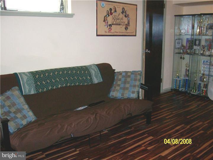 7440 Brockton Road Philadelphia, PA 19151 - Photo 20 of 23 Family Room