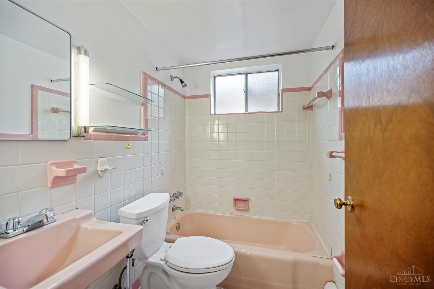2958 Ferguson Road Cincinnati, OH 45238 - Photo 8 of 18 Gallery Image 8