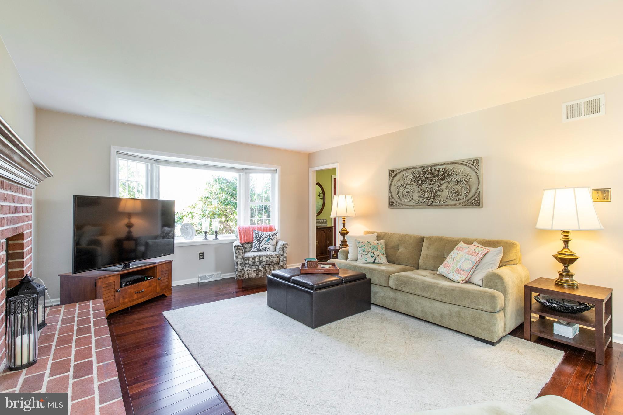 136 Poplar Road Newtown Square, PA 19073 - Photo 11 of 21 Relax and enjoy