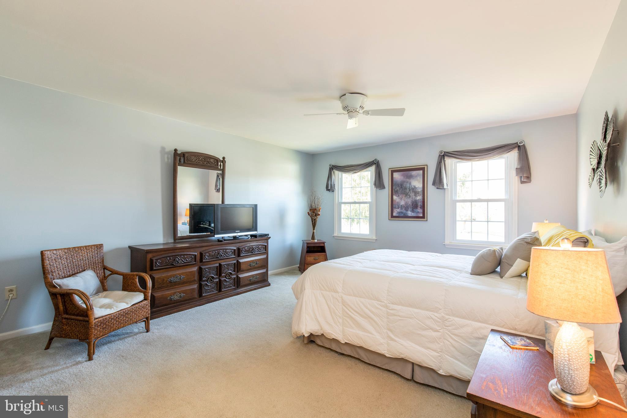 136 Poplar Road Newtown Square, PA 19073 - Photo 13 of 21 Masterbedroom