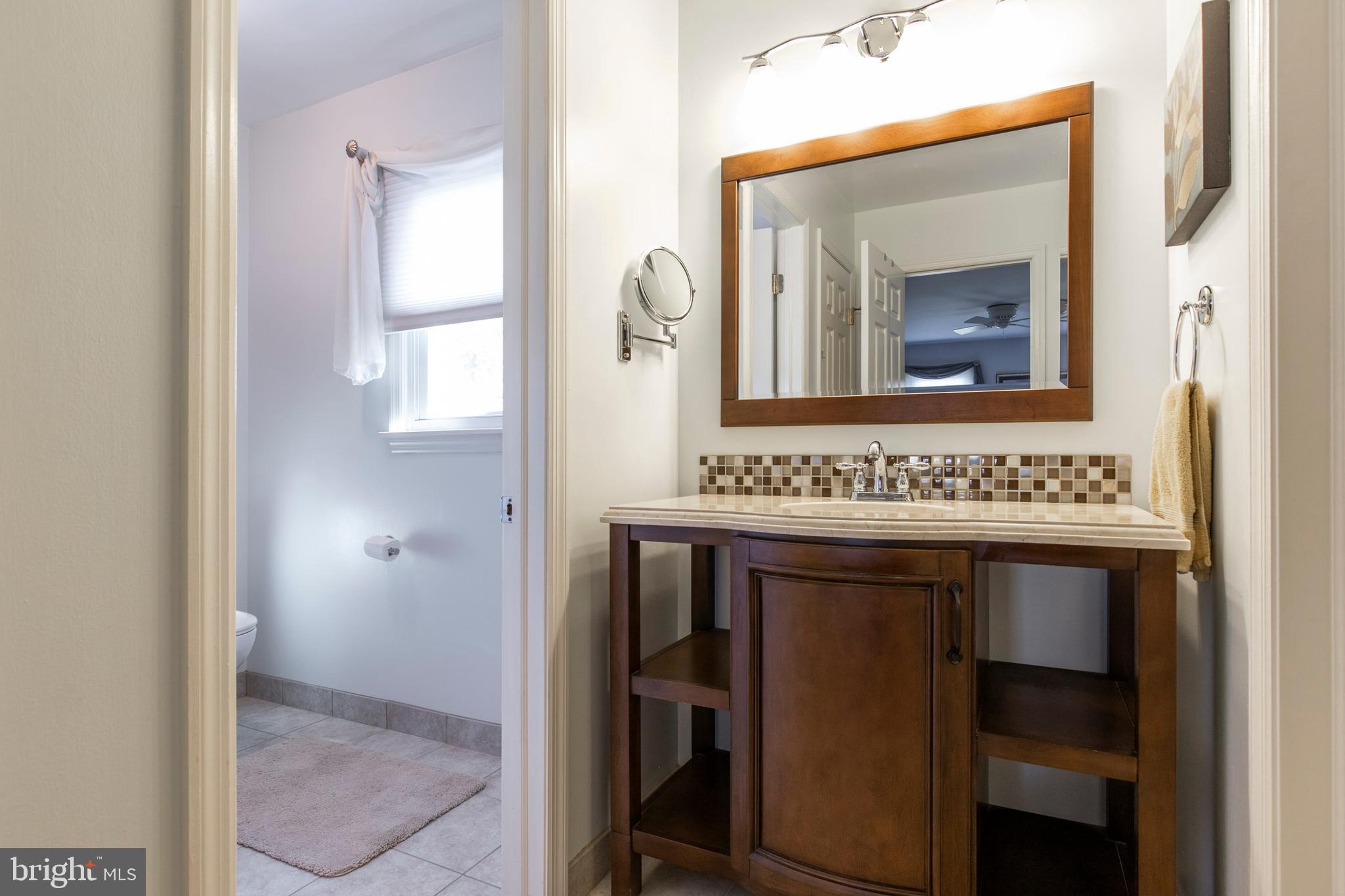 136 Poplar Road Newtown Square, PA 19073 - Photo 15 of 21 Masterbathroom