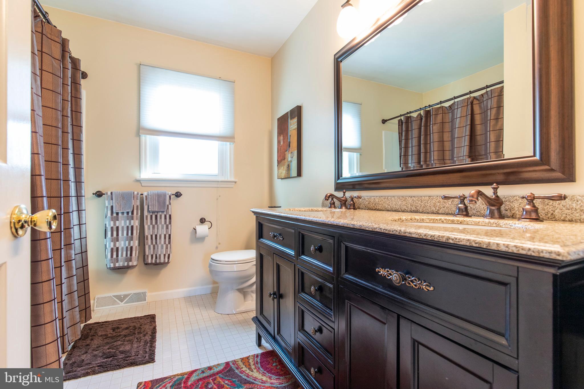 136 Poplar Road Newtown Square, PA 19073 - Photo 19 of 21 2nd floor Hallway bathroom