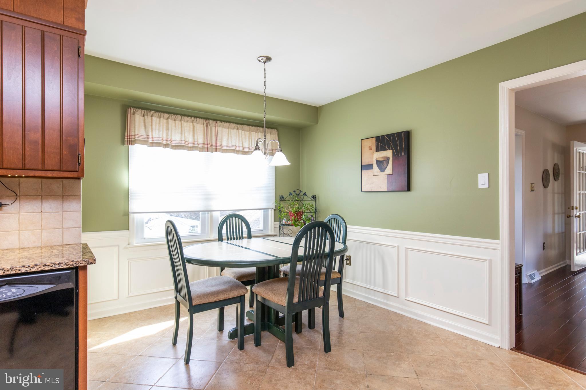 136 Poplar Road Newtown Square, PA 19073 - Photo 8 of 21 Breakfast Room