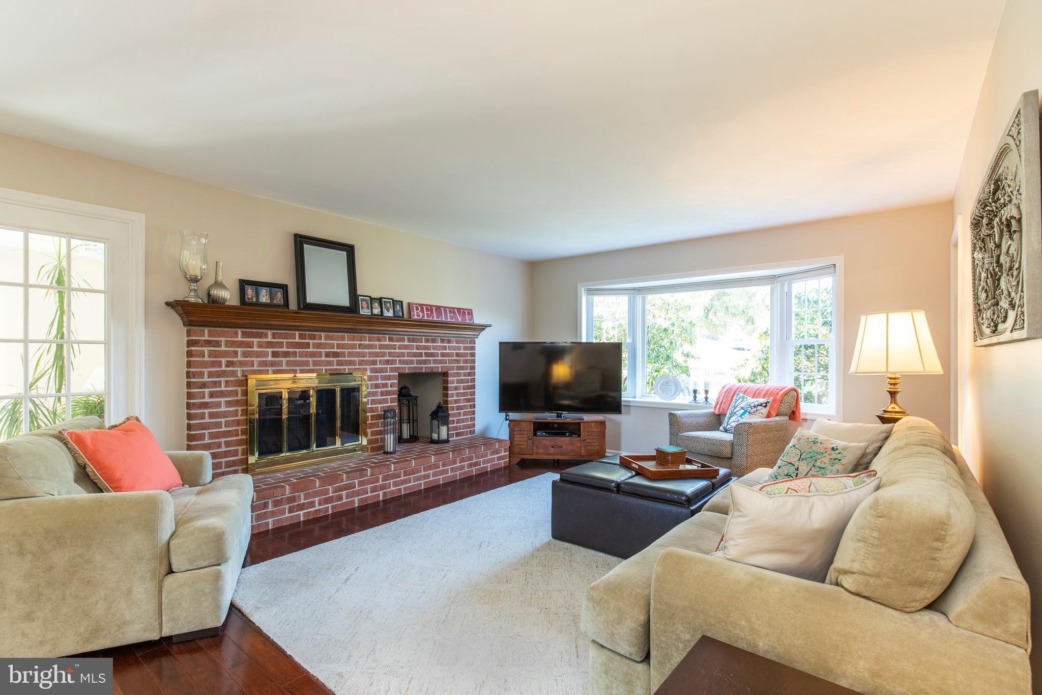 136 Poplar Road Newtown Square, PA 19073 - Photo 9 of 21 Cozy 1st Floor Family Room
