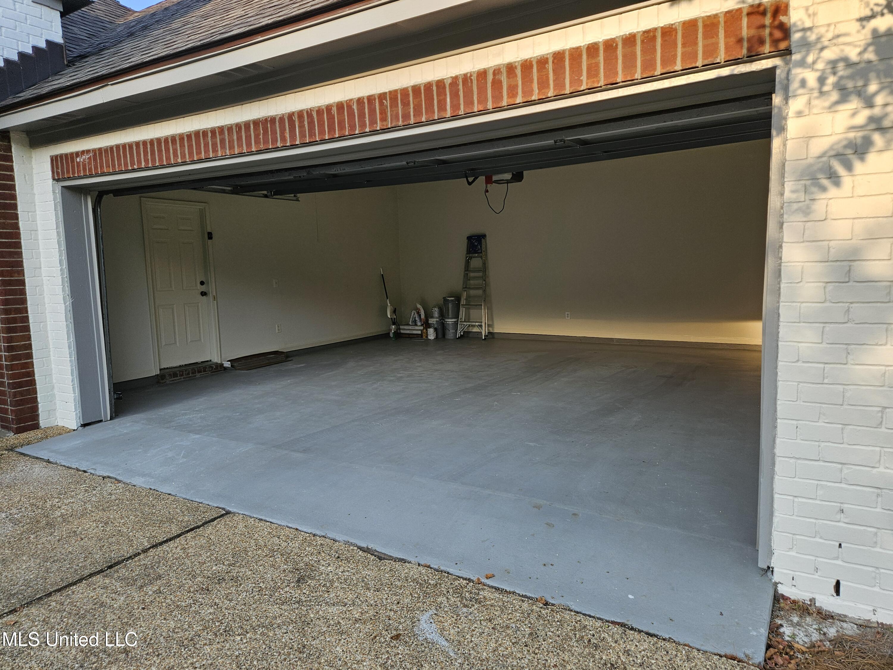 126 Turtle Ridge Drive Brandon, MS 39047 - Photo 84 of 95 Garage