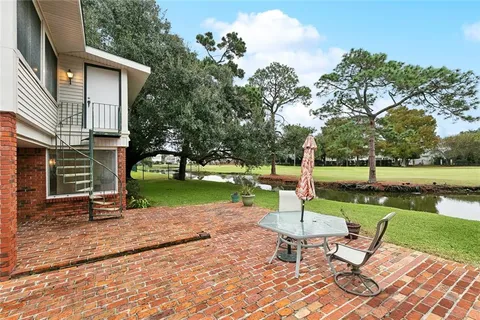 $575,000 | 81 Chateau Mouton Drive, Kenner, LA 70065