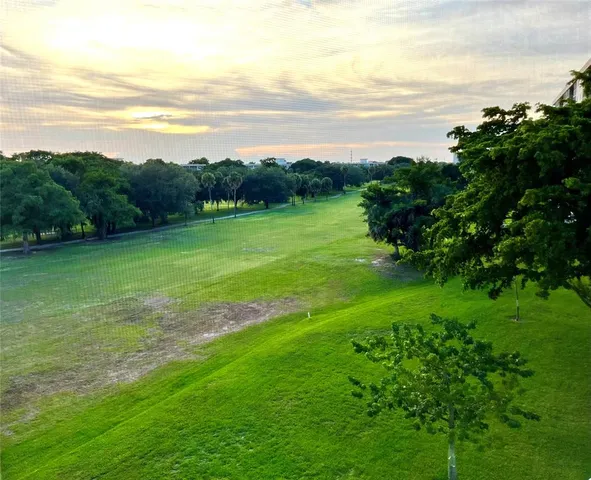 $214,900 | 605 Oaks Drive, Unit 501, Pompano Beach, FL 33069