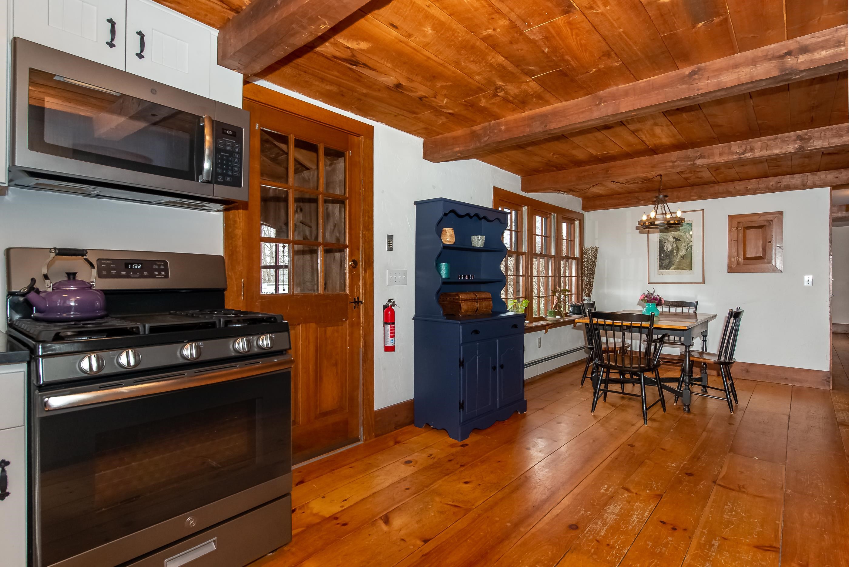 61 S Road Deerfield, NH 03037 - Photo 6 of 39