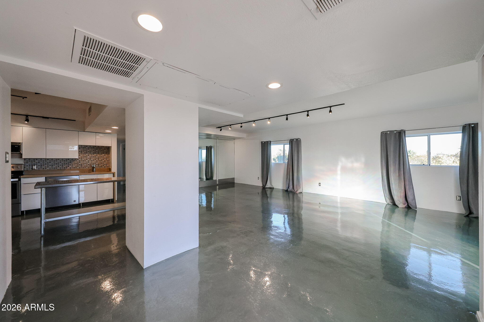 353 East Thomas Road, Unit C501 Phoenix, AZ 85004 - Photo 23 of 53 B (1)