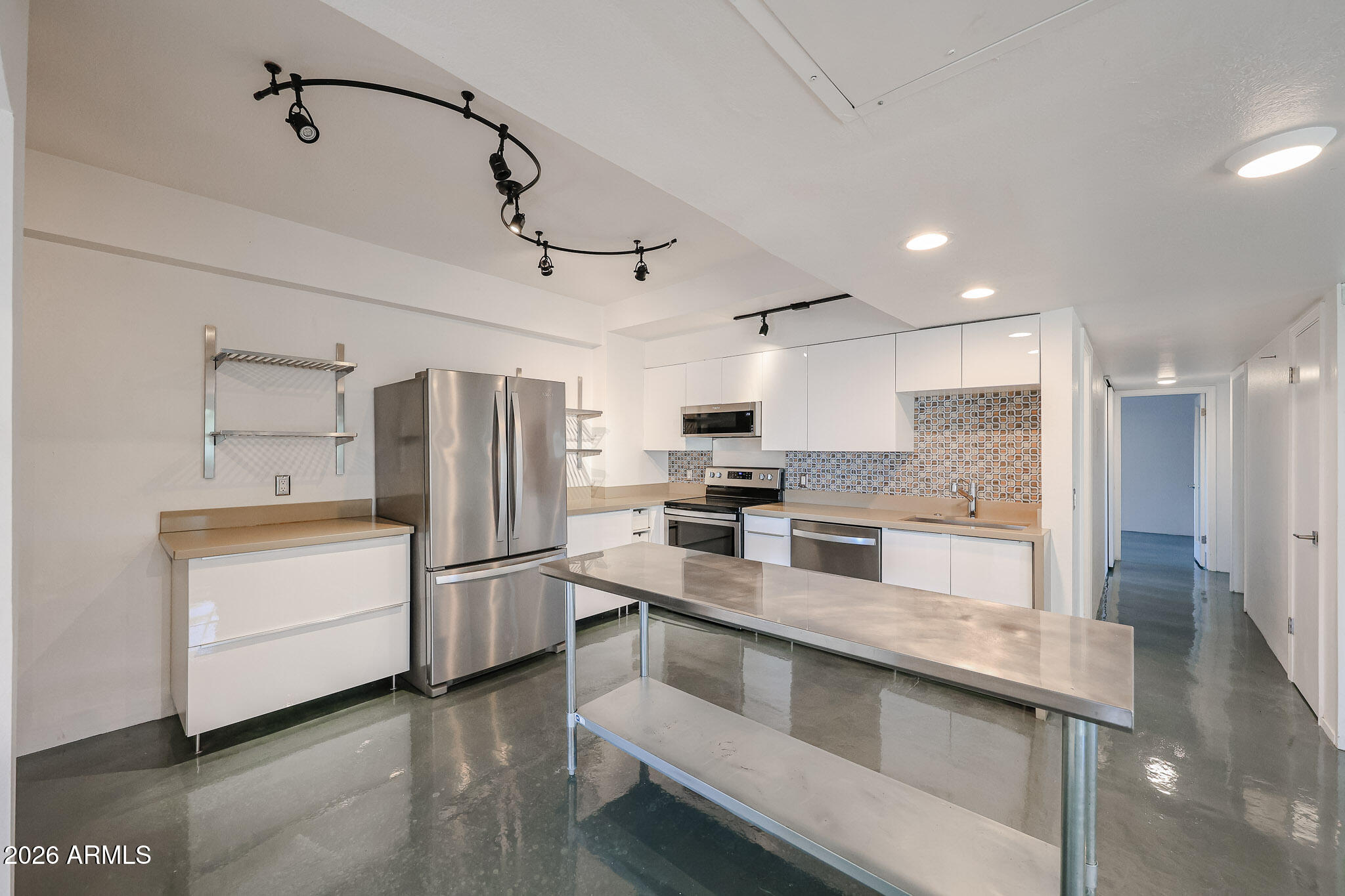 353 East Thomas Road, Unit C501 Phoenix, AZ 85004 - Photo 6 of 53 B (7)