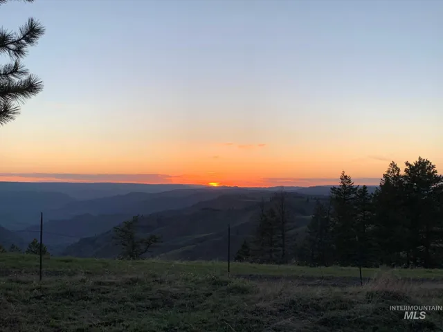 $119,900 | Nka 17.51-acs Nka 17.51-acs High Range Road, Cottonwood, ID 83522